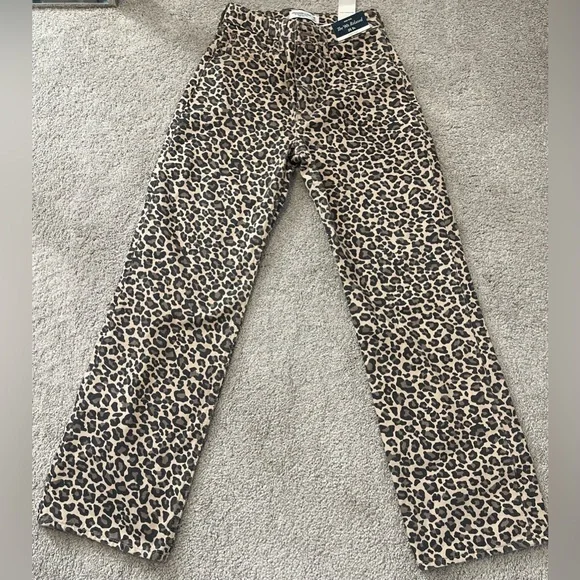 NWT! Abercrombie & Fitch Beige and Black Leopard Print Jeans - Picture 3 of 6